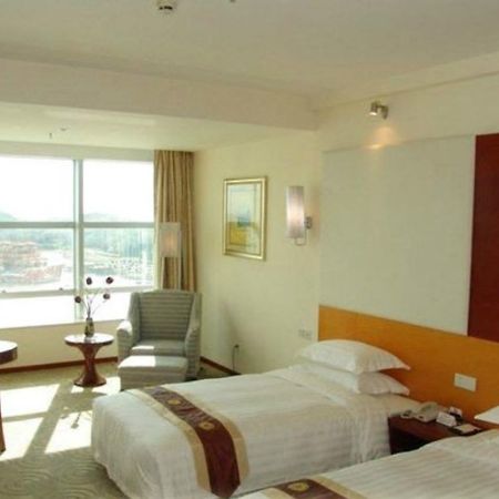 Maihao International Hotel Zhuhai Room photo